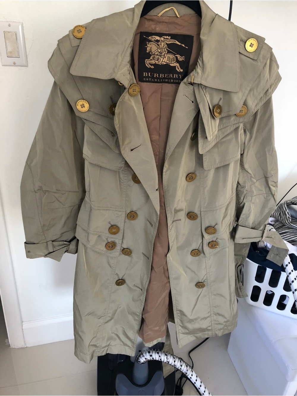 Burberry Beige Trench Coat with Belt - Picture 14 of 16
